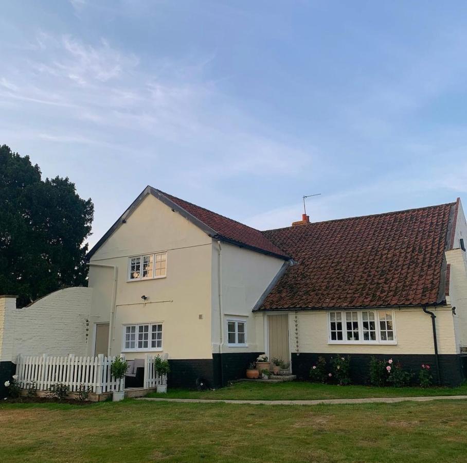 Bed and Breakfast Church Farm Thurlton Экстерьер фото